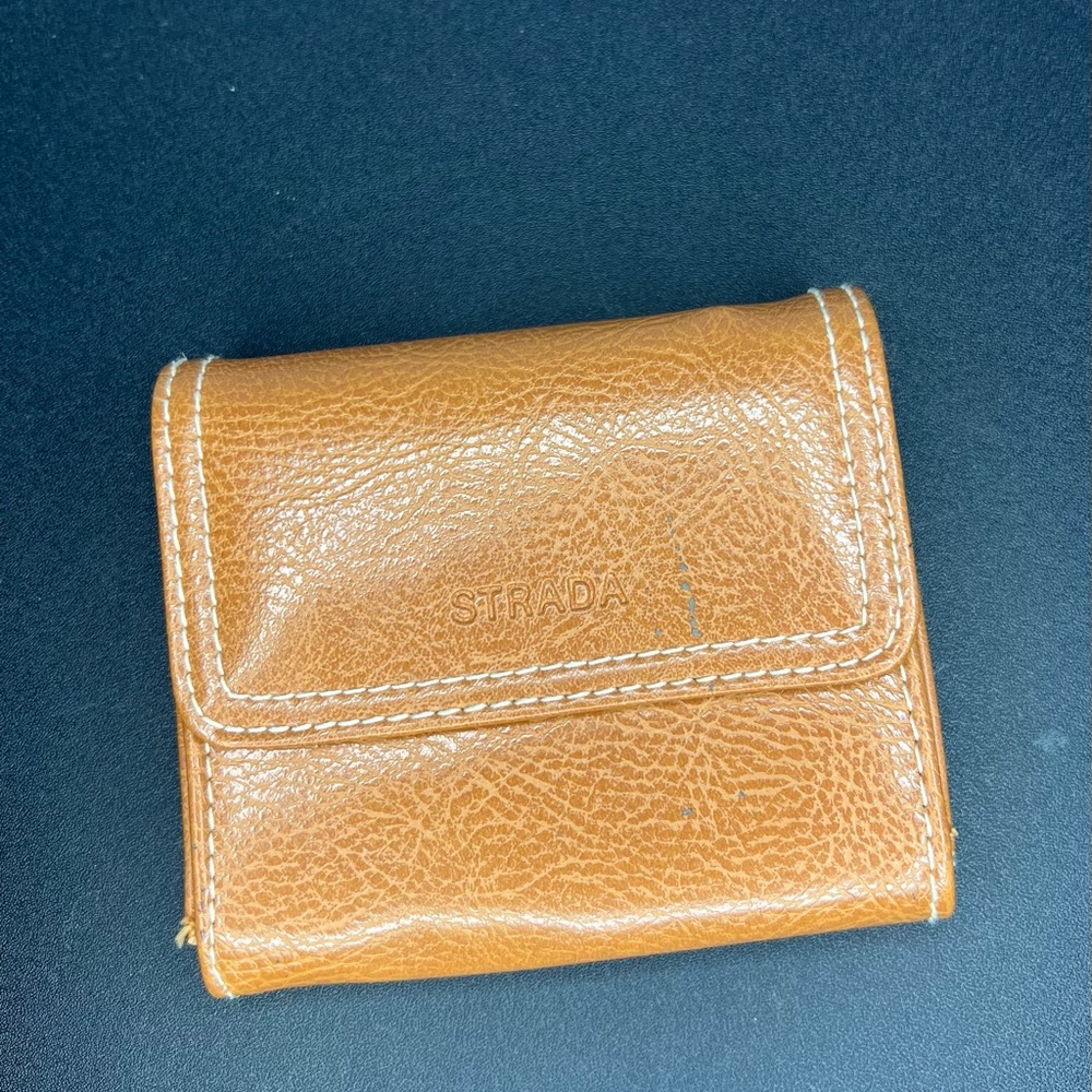Strada faux small Brown Leather Wallet w/ keychain